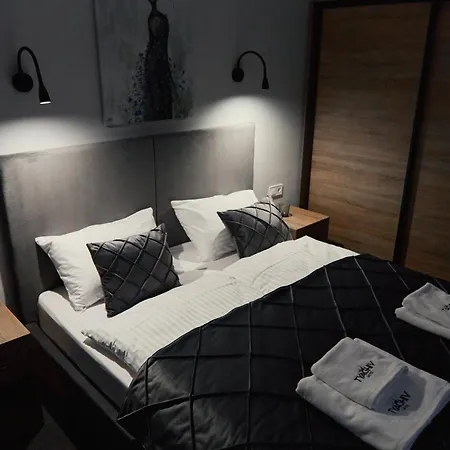 Готель Тячів