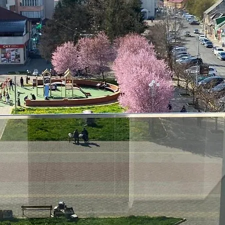 Готель Тячів