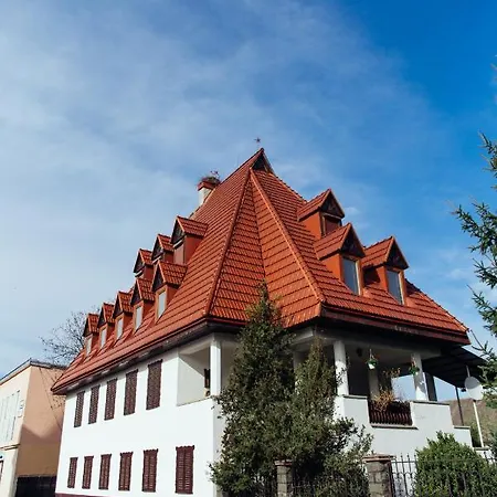 Готель Тячів