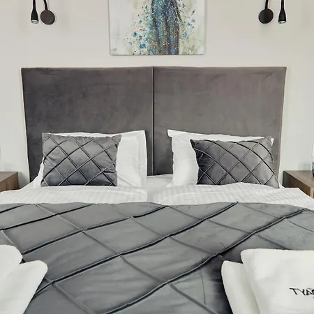 Готель Тячів