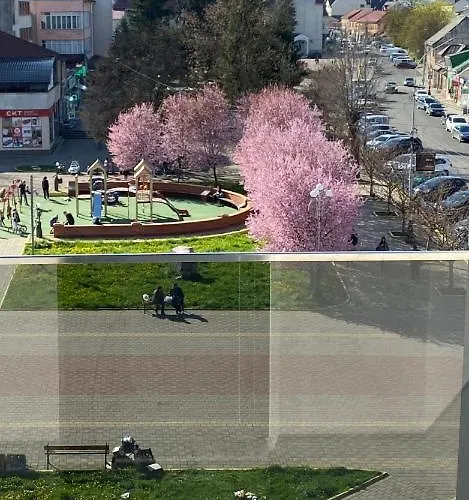 Готель Тячів