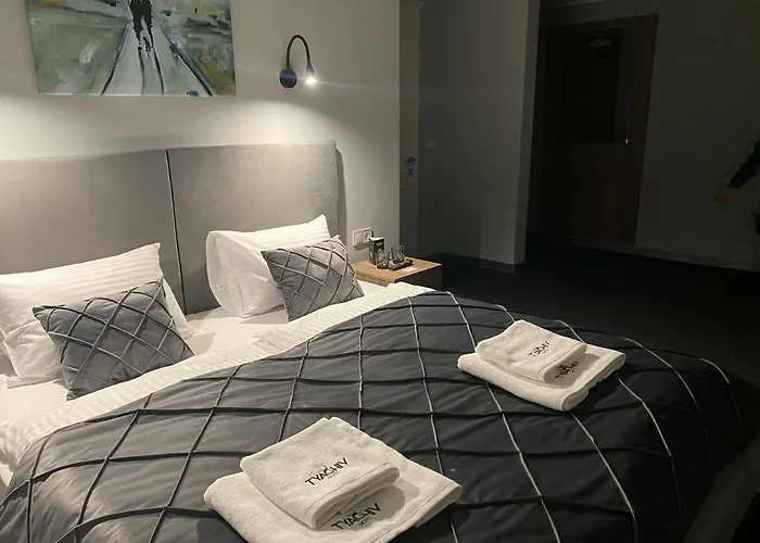 Готель Тячів